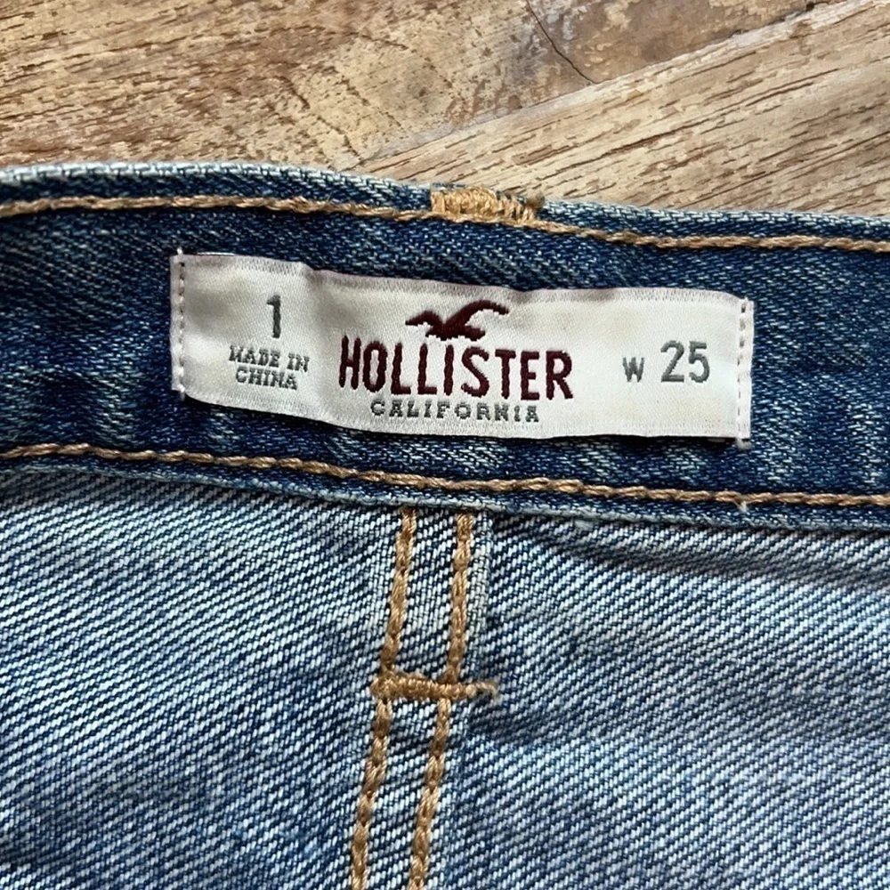 HOLLISTER Cutoff Denim Blue Jean Distressed Shorts Size 25